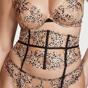 Victoria's Secret XS/S Floral Embroidered Waist Cincher